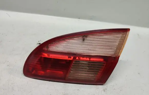 Toyota Avensis T220 Tailgate rear/tail lights 89022025