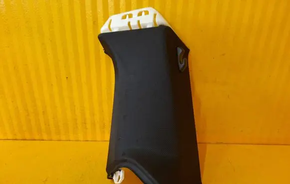 BMW M4 G82 G83 (B) pillar trim (top) 7490280
