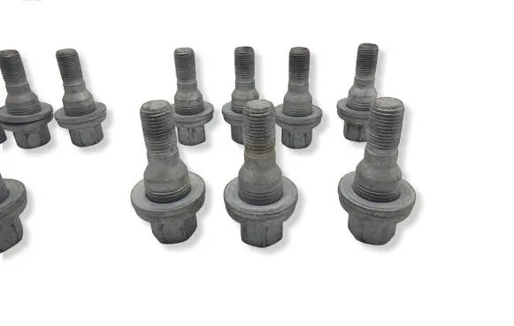 Peugeot 2008 II Nuts/bolts 