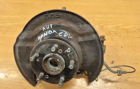 Honda CR-V Front wheel hub spindle knuckle