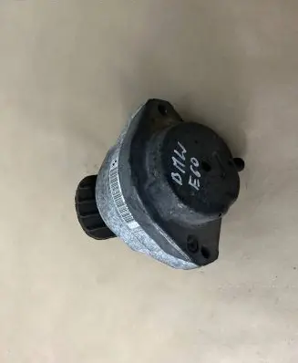 BMW 5 E60 E61 Engine mount bracket 15934612