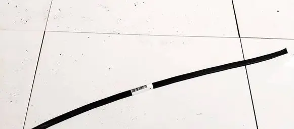Volkswagen PASSAT B6 Windshield trim 