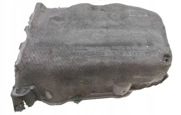 Volkswagen PASSAT B8 Oil sump 04L103660A