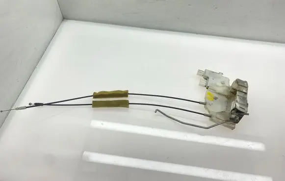 Subaru Legacy Front door lock