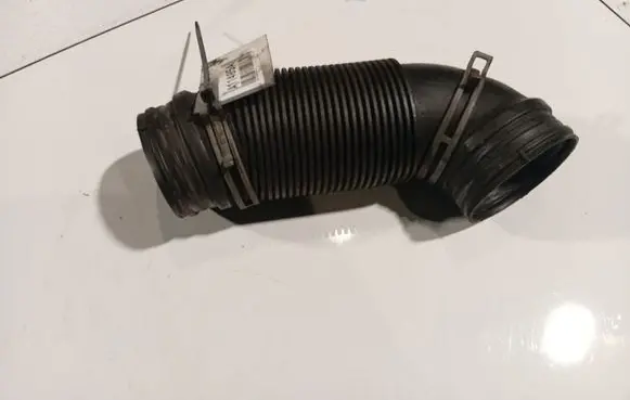 Skoda Octavia Mk2 (1Z) Air intake hose/pipe