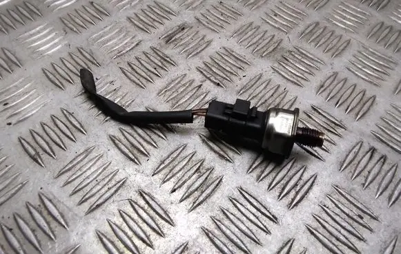Fuel pressure sensor