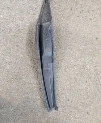 Chrysler Pacifica Fender foam support/seal T111392 68225662A