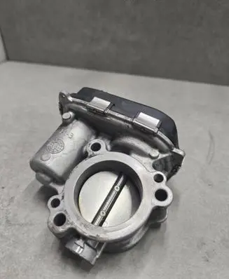 Volkswagen Polo VI Throttle body valve 05C133062