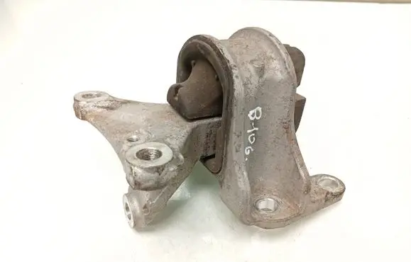Engine mount bracket