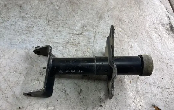 Volkswagen PASSAT B5 Front bumper shock/impact absorber 3b0807134