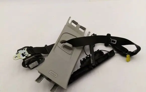 Opel Astra J Front seatbelt 617023600
