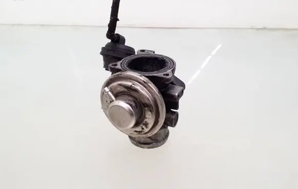 Skoda Octavia Mk1 (1U) EGR valve 038129637 038131501e