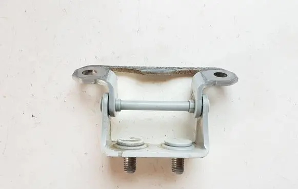 Subaru Crosstrek III Loading door upper hinge
