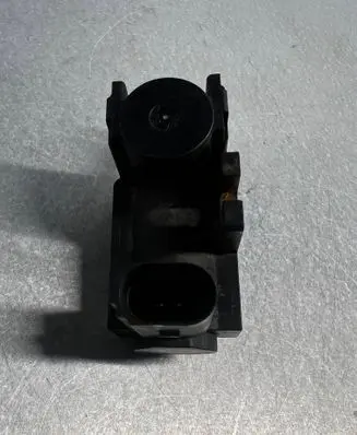Audi A4 S4 B7 8E 8H Turbo solenoid valve 8E0906527