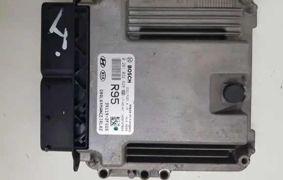 KIA Sportage Engine control unit/module 0281032628 391192FGG5