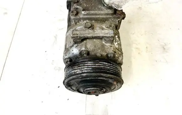Volkswagen Golf V Air conditioning (A/C) compressor (pump) 8676F