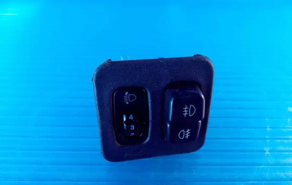 Mitsubishi Lancer X Headlight level height control switch MR4026