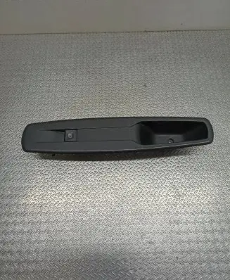 Renault Megane III Electric window control switch E30175 04611A