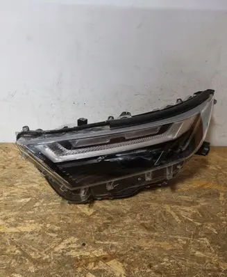 Toyota RAV 4 (XA40) Headlight/headlamp