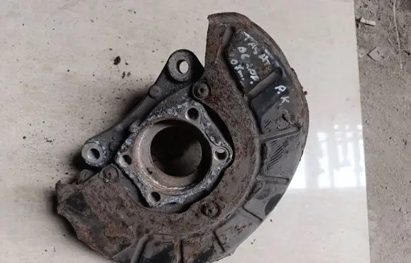 Volkswagen PASSAT B6 Front wheel hub