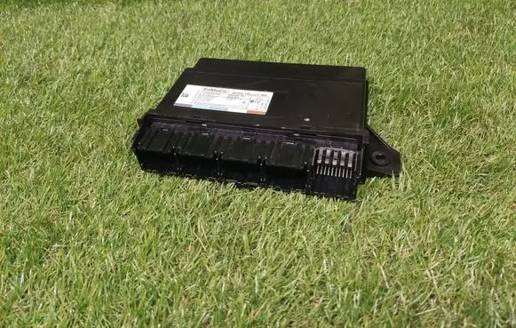 Ford Focus Comfort/convenience module AV6N19G481AH