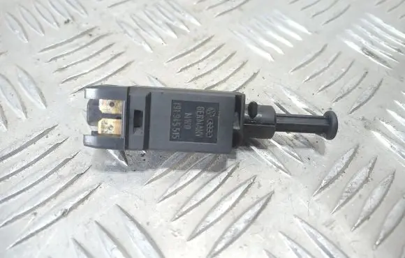 Volkswagen PASSAT B3 Brake pedal sensor switch 191945515