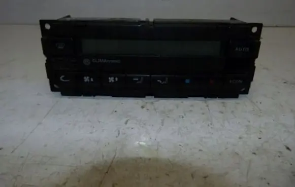 Volkswagen Golf IV Climate control unit