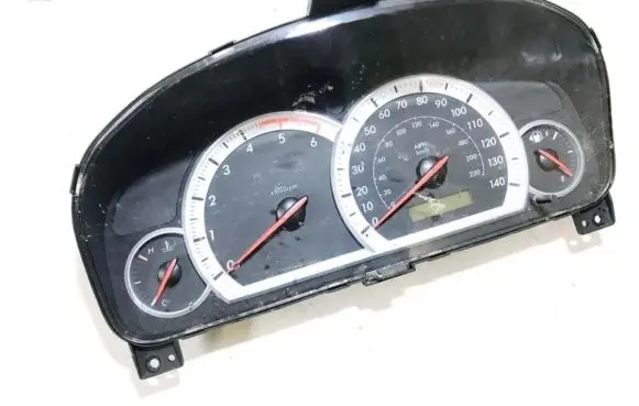 Chevrolet Captiva Speedometer (instrument cluster) 96858447