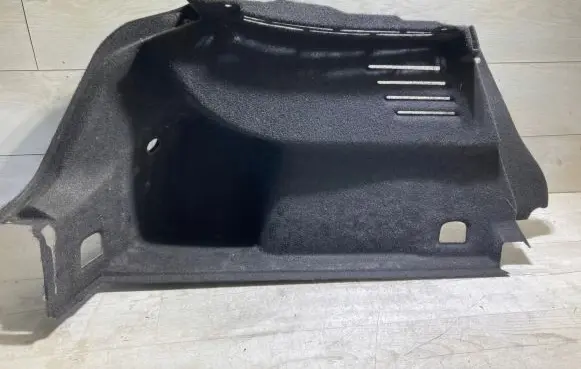 Trunk/boot lower side trim panel