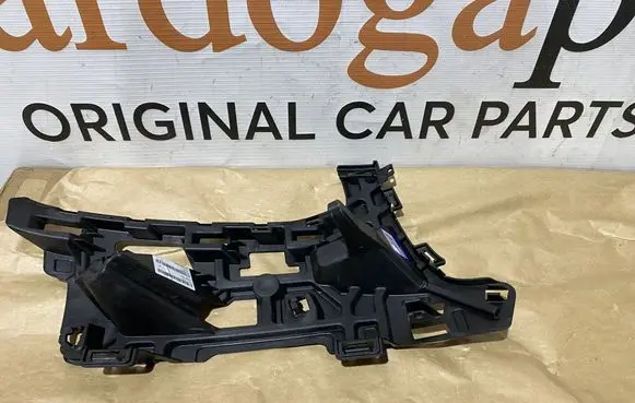 Volvo XC90 Front bumper mounting bracket 31353370