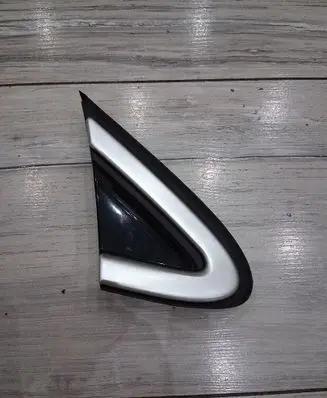 Volvo V40 Front arch trim 31349230