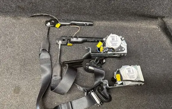 Front seatbelt