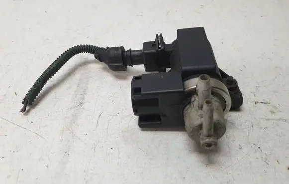 Opel Zafira B Turbo solenoid valve 55558101
