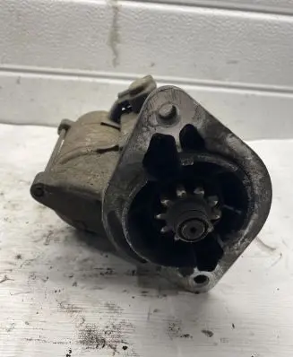 Toyota Avensis Verso Starter motor 2810064300