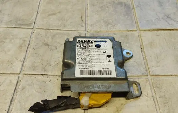 Renault Kangoo I Airbag control unit/module 8200098401 550751800