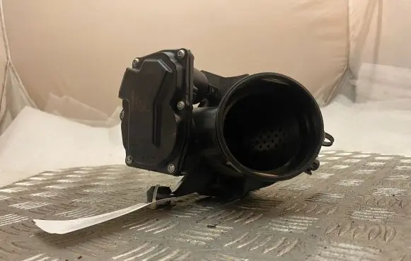 Volvo XC60 Engine shut-off valve 32290142