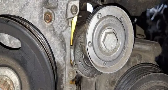 Skoda Octavia Mk2 (1Z) Generator/alternator belt tensioner 950447