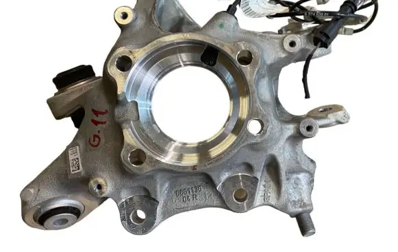 BMW 7 G11 G12 Rear wheel hub spindle/knuckle 6861136 6865662