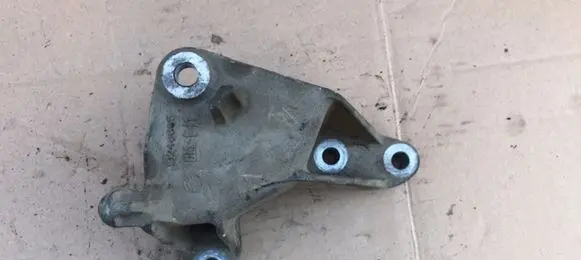 Opel Zafira C Gearbox mounting bracket 13248665