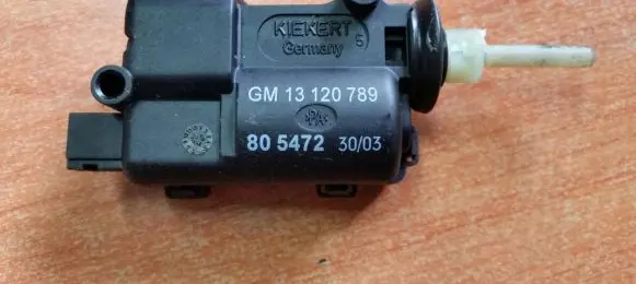 Opel Meriva A Central locking motor 13120789