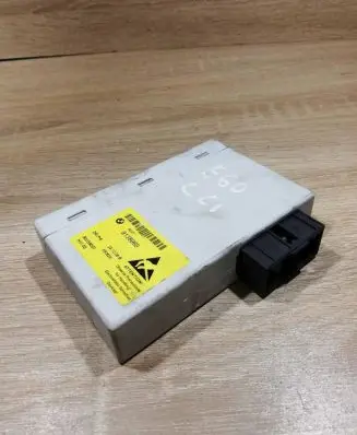 BMW 5 E60 E61 Central console control unit 9138969