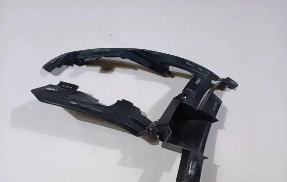 Ford Mustang VI Front bumper mounting bracket JR3B-15267-AFW