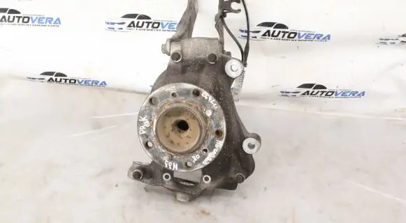 BMW 6 E63 E64 Front wheel hub 2282889 31212282889
