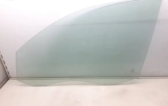 Volkswagen Tiguan Front door window glass four-door 5N0845201 E000184 43R001025