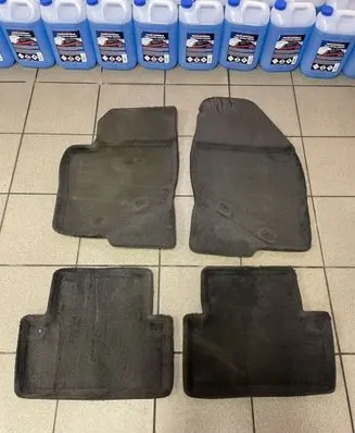 Volvo V70 Car floor mat set 09468875 09468874 09468872