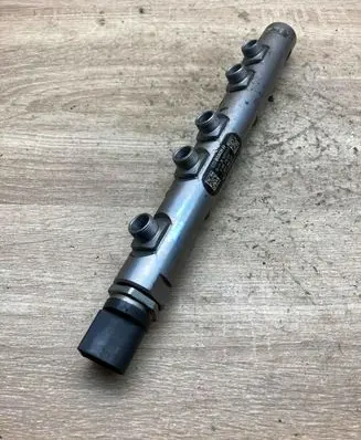 Mini Cooper Countryman R60 Fuel main line pipe 7823460 0445214237