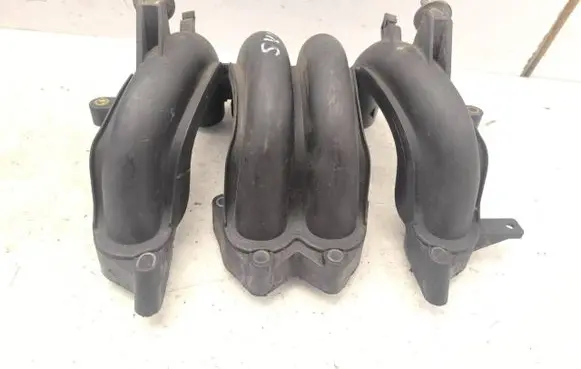 Volkswagen Golf IV Intake manifold 06A133206H