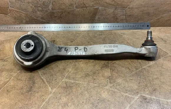 Mercedes-Benz C W204 Front lower control arm/wishbone 20305