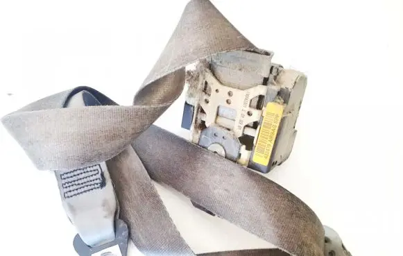Renault Scenic I Front seatbelt 432479 33000137