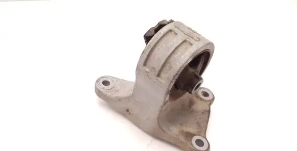Mitsubishi Grandis Engine mount bracket MN103097
